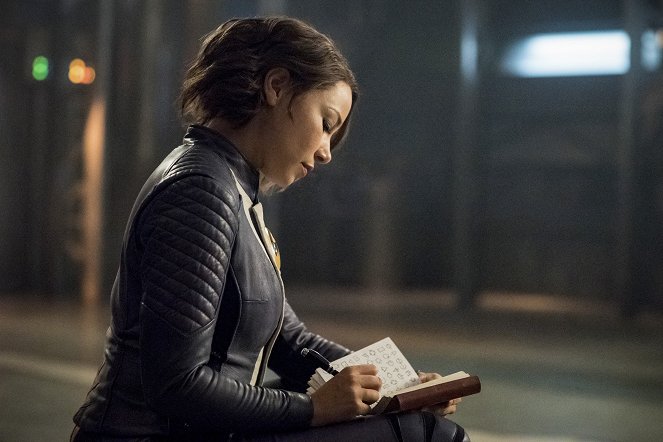 The Flash - All Doll'd Up - Photos - Jessica Parker Kennedy