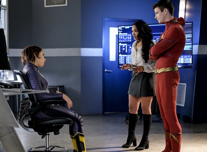 The Flash - All Doll'd Up - Photos - Jessica Parker Kennedy, Candice Patton, Grant Gustin