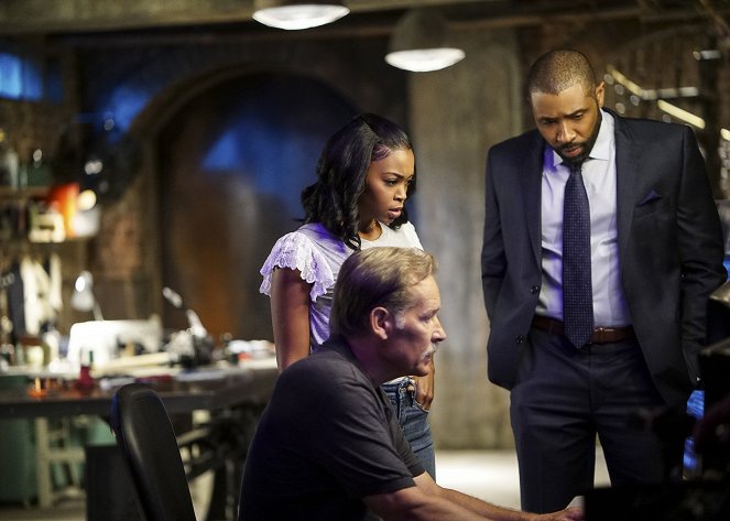 Black Lightning - The Book of Consequences: Chapter Two: Black Jesus Blues - Photos - Nafessa Williams, James Remar, Cress Williams