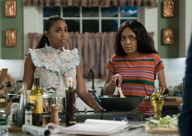 Black Lightning - The Book of Consequences: Chapter Two: Black Jesus Blues - Photos - Nafessa Williams, China Anne McClain