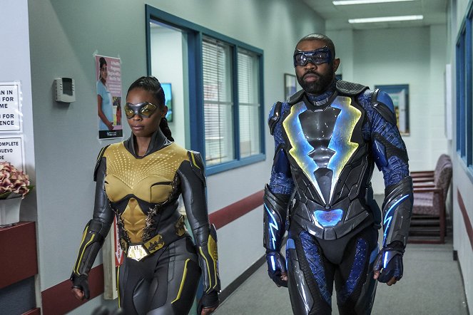 Black Lightning - The Book of Consequences: Chapter Four: Translucent Freak - Photos - Nafessa Williams, Cress Williams
