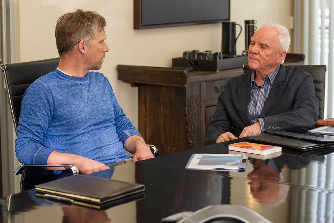 Franklin & Bash - Shoot to Thrill - Photos - Reed Diamond, Malcolm McDowell