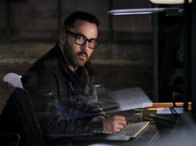 Wisdom of the Crowd - Root Directory - Photos - Jeremy Piven