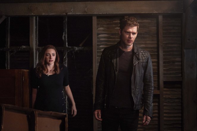 The Originals - Season 5 - There in the Disappearing Light - Photos - Danielle Rose Russell, Joseph Morgan