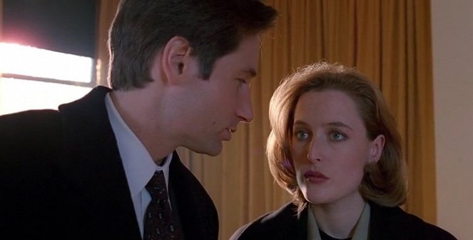 The X-Files - Syzygy - Van film - David Duchovny, Gillian Anderson