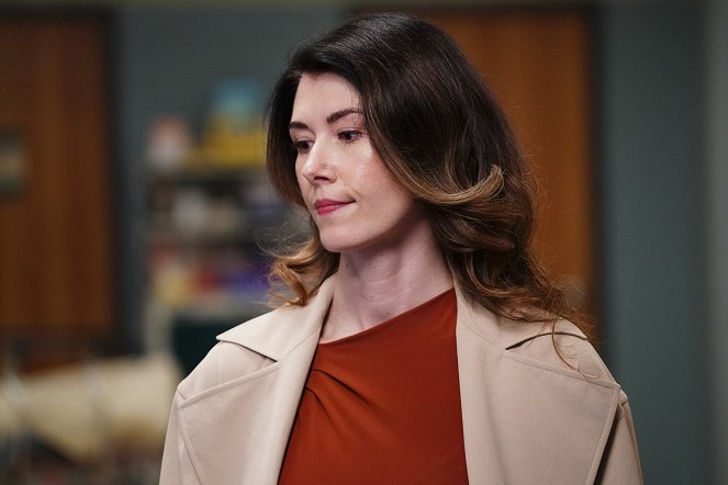 The Good Doctor - Two-Ply (or Not Two-Ply) - Photos - Jewel Staite