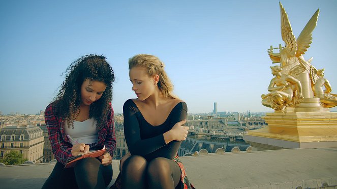 Find me in Paris - Tanz durch die Zeit - Season 1 - Flashmob - Filmfotos - Eubha Akilade, Jessica Lord