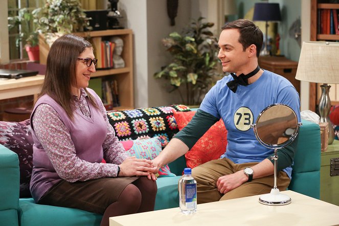 The Big Bang Theory - La asimetría de la pajarita - De la película - Mayim Bialik, Jim Parsons