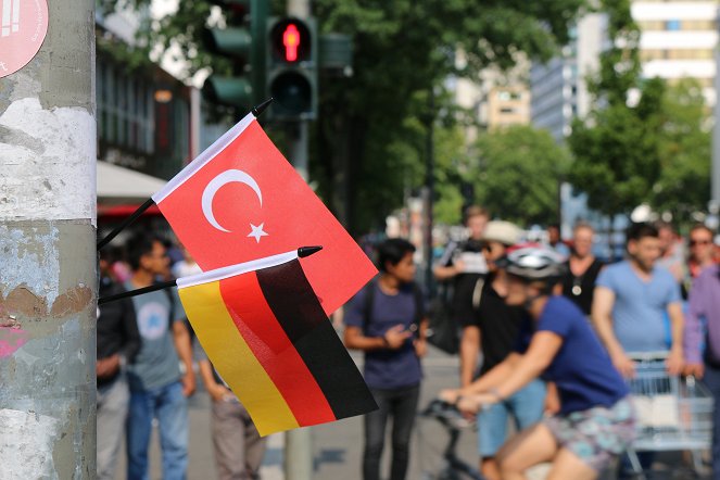 ZDFzeit: Türken und Deutsche - Der große Nachbarschaftstest - Do filme