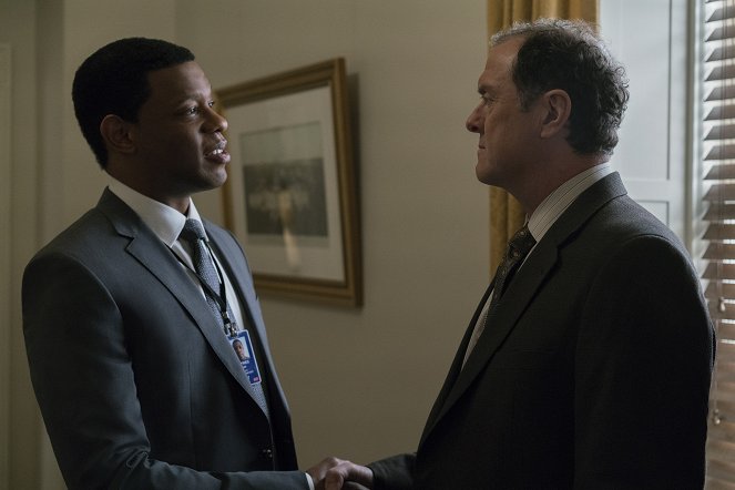 House of Cards - Chapter 65 - Photos