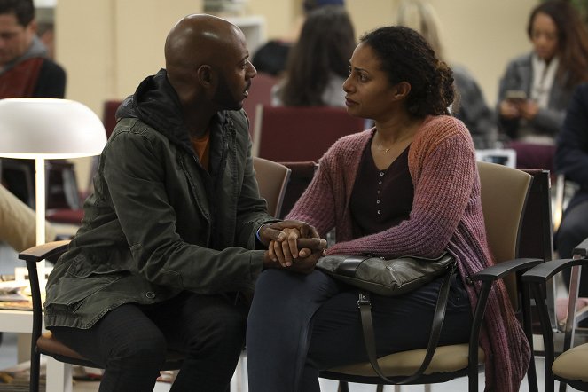 A Million Little Things - I Dare You - Van film - Romany Malco, Christina Moses