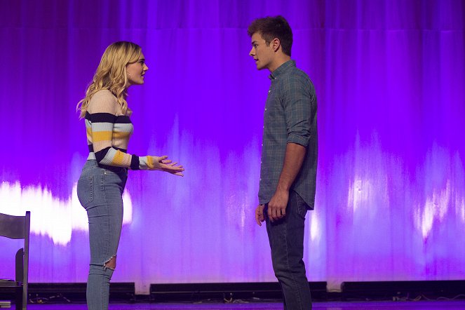 American Housewife - The Code - Photos - Meg Donnelly, Peyton Meyer