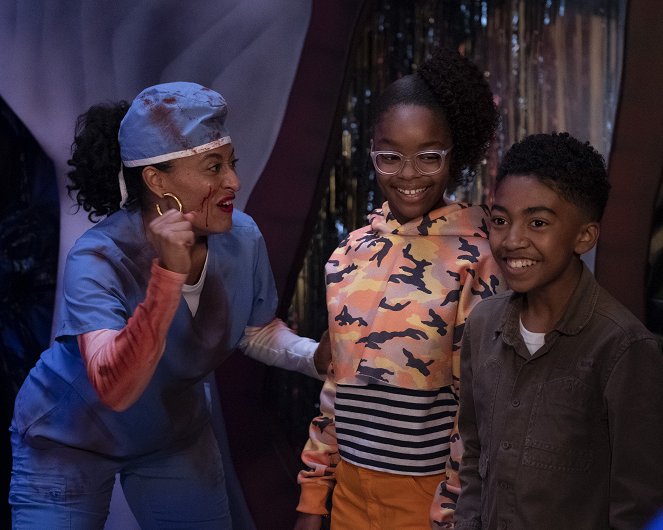 Black-ish - Season 5 - Scarred for Life - Photos - Tracee Ellis Ross, Marsai Martin, Miles Brown