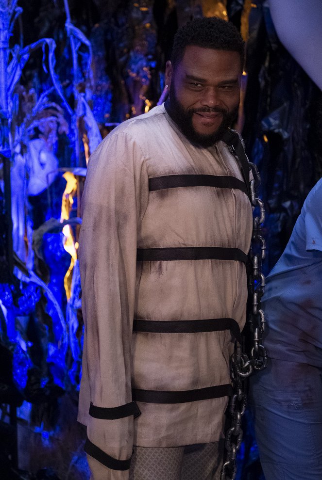 Black-ish - Season 5 - Scarred for Life - Photos - Anthony Anderson