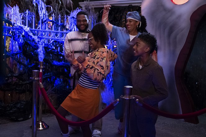 Black-ish - Season 5 - Scarred for Life - Photos - Anthony Anderson, Marsai Martin, Tracee Ellis Ross, Miles Brown