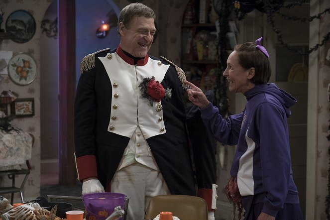 The Conners - There Won't Be Blood - Photos - John Goodman, Laurie Metcalf