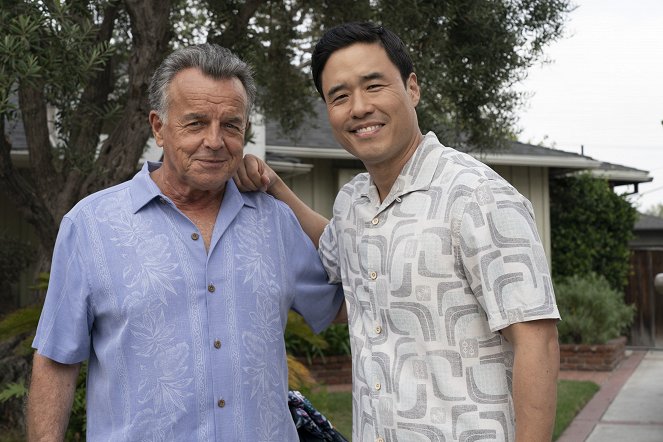 Fresh Off the Boat - Season 5 - Driver's Eddie - Making of - Ray Wise, Randall Park