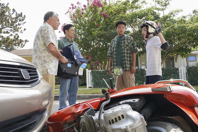 Huangovi v Americe - Driver's Eddie - Z filmu - Ray Wise, Randall Park, Hudson Yang, Dash Williams