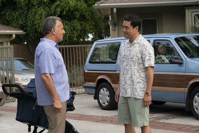 Huangovi v Americe - Driver's Eddie - Z filmu - Ray Wise, Randall Park