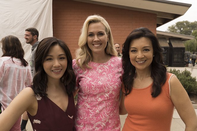 Fresh Off the Boat - Mo' Chinese Mo' Problems - Making of - Constance Wu, Chelsey Crisp, Ming-Na Wen