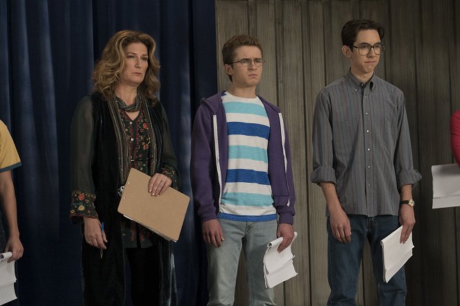 The Goldbergs - Season 6 - Fiddler - Kuvat elokuvasta - Ana Gasteyer, Sean Giambrone, Augie Isaac