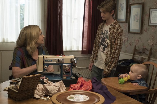 The Kids Are Alright - Timmys Gedicht - Filmfotos - Mary McCormack, Christopher Paul Richards