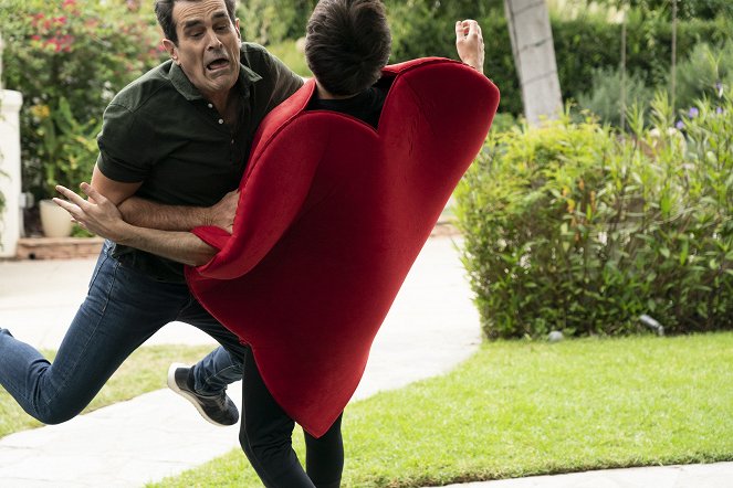 Modern Family - Torn Between Two Lovers - Van film - Ty Burrell