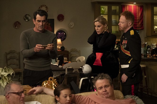 Modern Family - La Fête des morts - Film - Ty Burrell, Julie Bowen, Jesse Tyler Ferguson