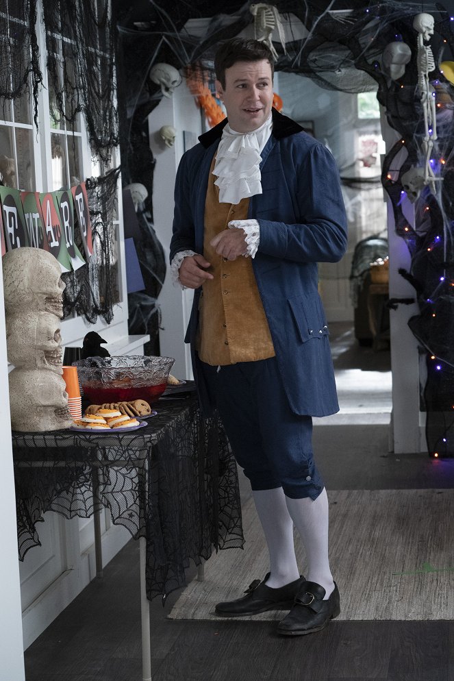 Single Parents - Season 1 - Politician, Freemason, Scientist, Humorist and Diplomat, Ben Franklin - Photos - Taran Killam