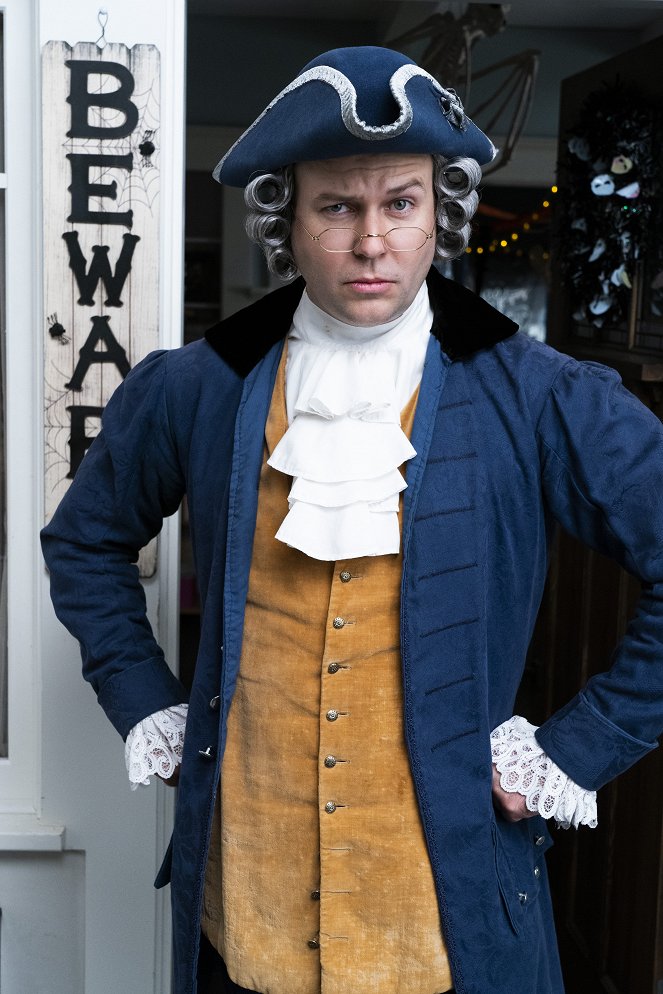 Single Parents - Politician, Freemason, Scientist, Humorist and Diplomat, Ben Franklin - Van film - Taran Killam