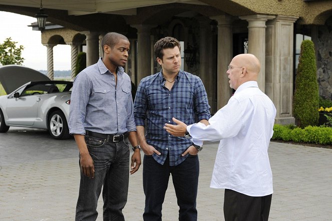 Psych - Not Even Close... Encounters - Photos - Dulé Hill, James Roday Rodriguez, Charles Martin Smith