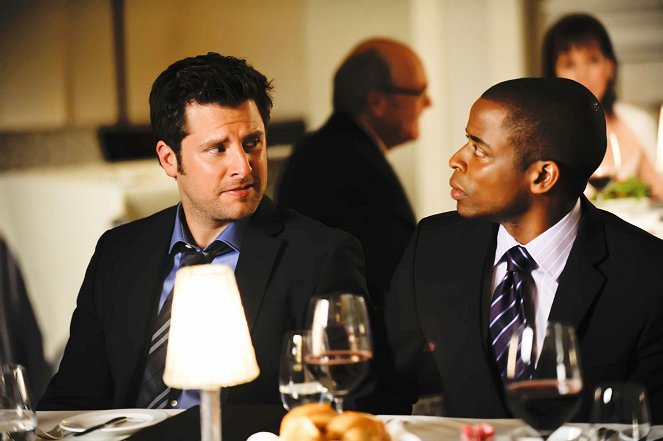 Psych - Chivalry Is Not Dead... But Someone Is - Van film - James Roday Rodriguez, Dulé Hill