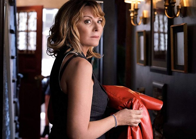 Tell Me a Story - Season 1 - Chapter 1: Hope - Photos - Kim Cattrall