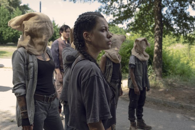 The Walking Dead - Kik vagyunk most? - Filmfotók - Christian Serratos