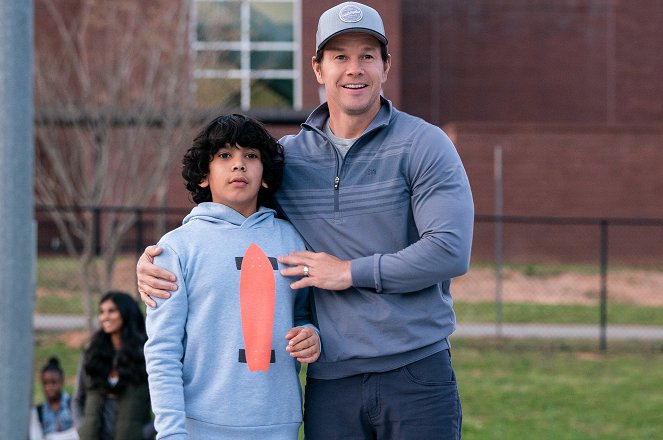 Família Instantânea - Do filme - Gustavo Escobar, Mark Wahlberg