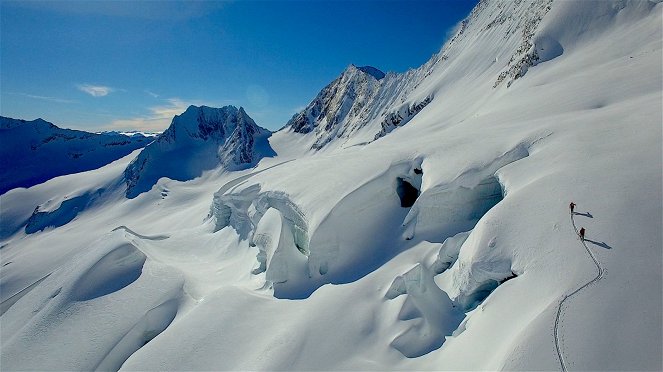 In the Tracks of the First - Kuvat elokuvasta