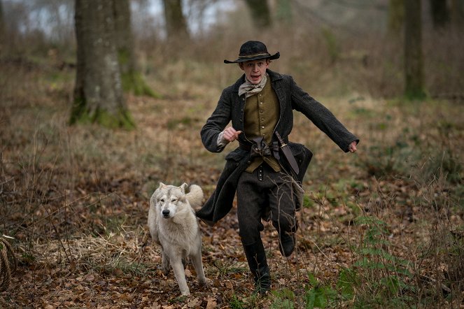 Outlander - Az idegen - Közös érdek - Filmfotók - John Bell