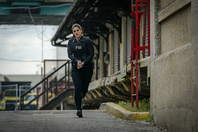 FBI: Special Crime Unit - Cops and Robbers - Photos - Missy Peregrym