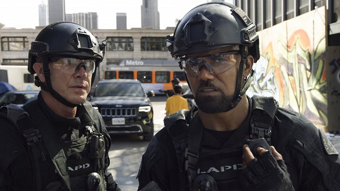 SWAT - Különleges egység - Season 2 - Rengés - Filmfotók - Kenny Johnson, Shemar Moore