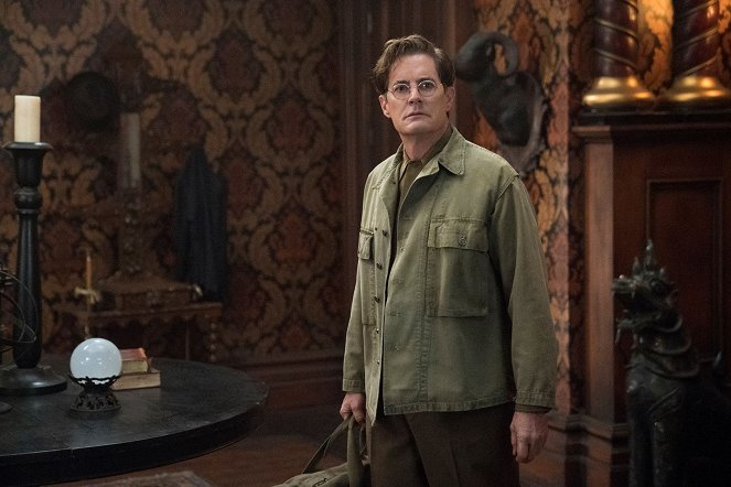The House with a Clock in Its Walls - Photos - Kyle MacLachlan