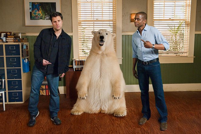 Psych - Dead Bear Walking - Photos - James Roday Rodriguez, Agee the Polar Bear, Dulé Hill