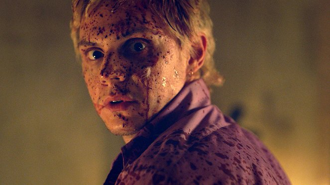 American Horror Story - The Morning After - Photos - Evan Peters