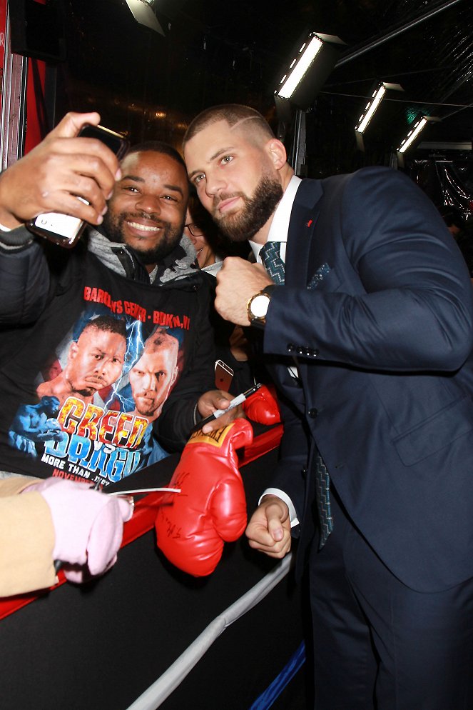 Creed II - Z akcií - The World Premiere of "Creed 2" in New York, NY (AMC Loews Lincoln Square) on November 14, 2018 - Florian Munteanu