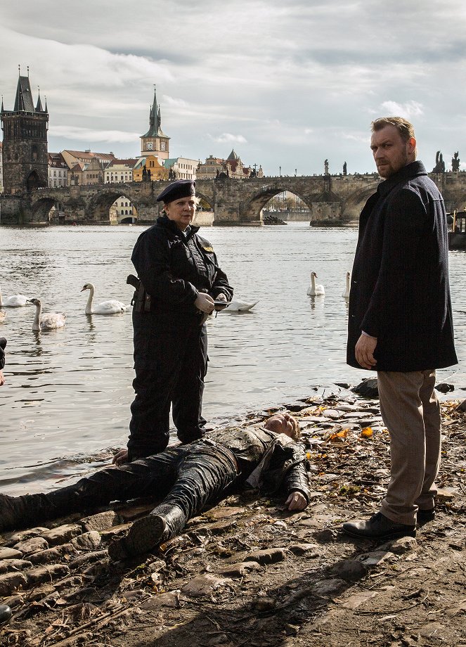 Der Prag-Krimi - Wasserleiche - Z filmu - Gabriela Maria Schmeide, Lukáš Melník