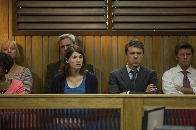 Broadchurch - The End Is Where It Begins - Episode 2 - Photos - Jodie Whittaker, Andrew Buchan