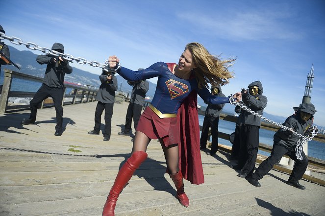 Supergirl - Season 4 - Rather the Fallen Angel - Photos - Melissa Benoist