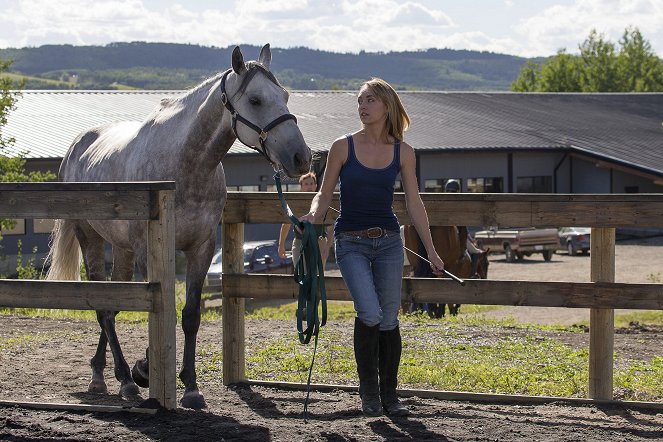 Heartland - Paradies für Pferde - Season 7 - Zur falschen Zeit am falschen Ort - Filmfotos - Amber Marshall