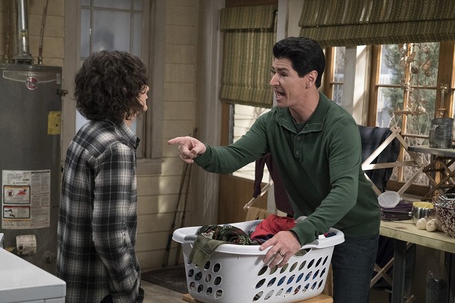 The Conners - The Separation of Church and Dan - Z filmu - Michael Fishman