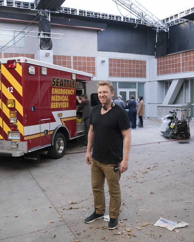 Grey's Anatomy - Blowin' in the Wind - Van de set - Kevin McKidd