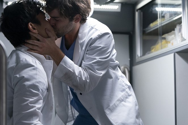 Grey's Anatomy - Blowin' in the Wind - Van film - Alex Landi, Jake Borelli